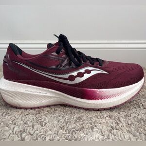 Saucony Triumph 20 Running Shoes (Women’s)